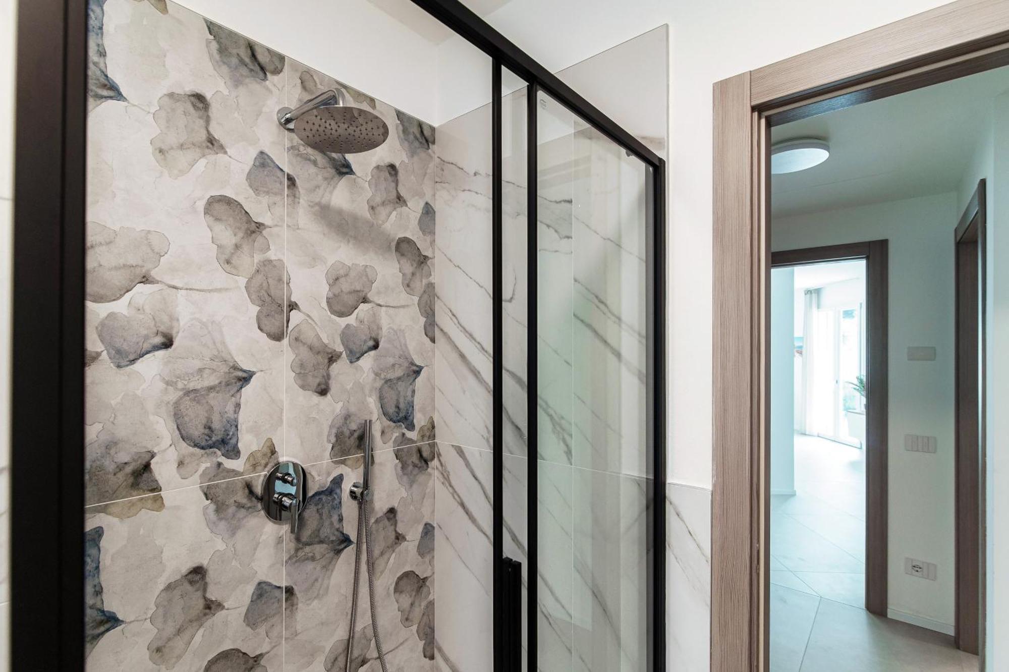 Lario Suite Apartments By Quokka 360 - With Parking Next To Como City Eksteriør billede
